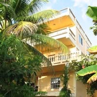 Macaw Apartments logo