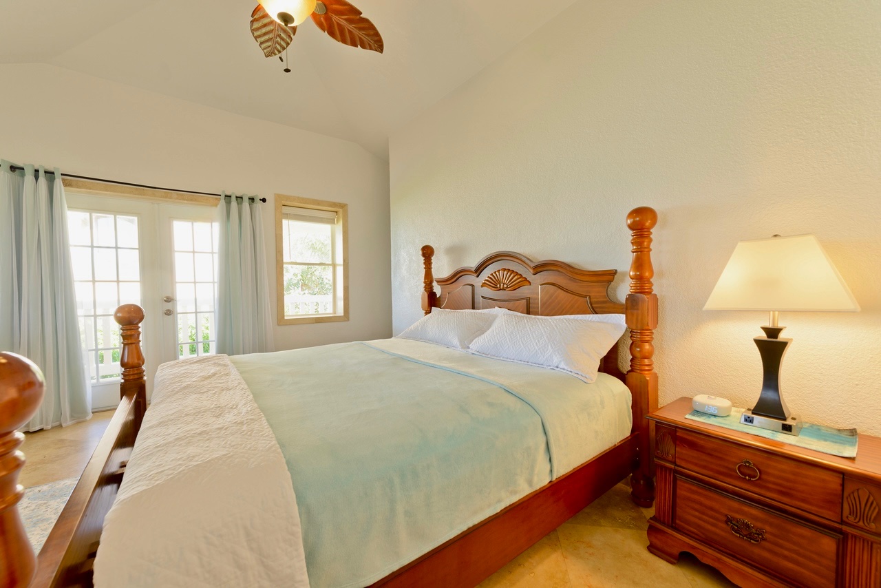 Indigo Bay gallery 14