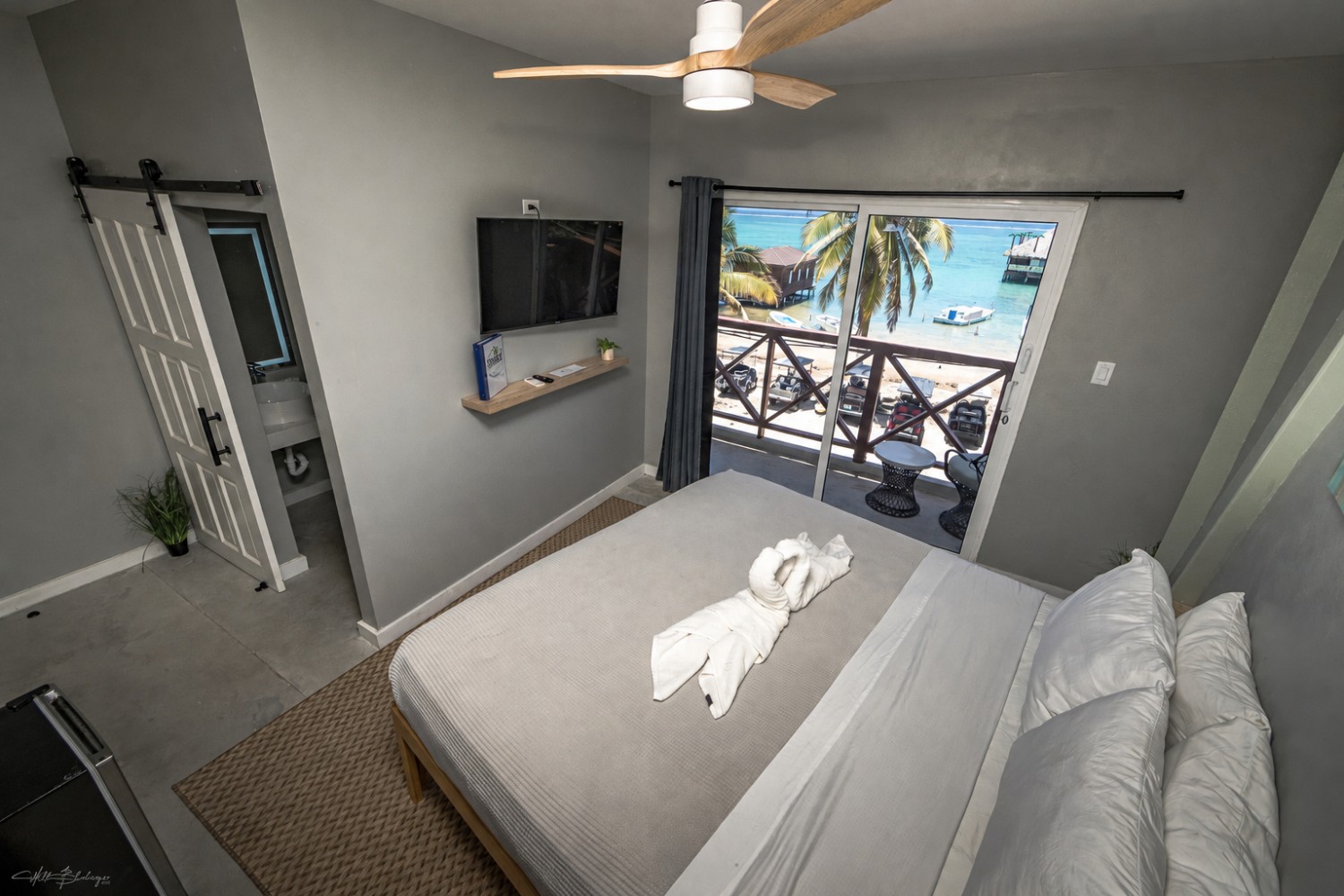 Sandbar Beachfront Restaurant and Bar gallery 13