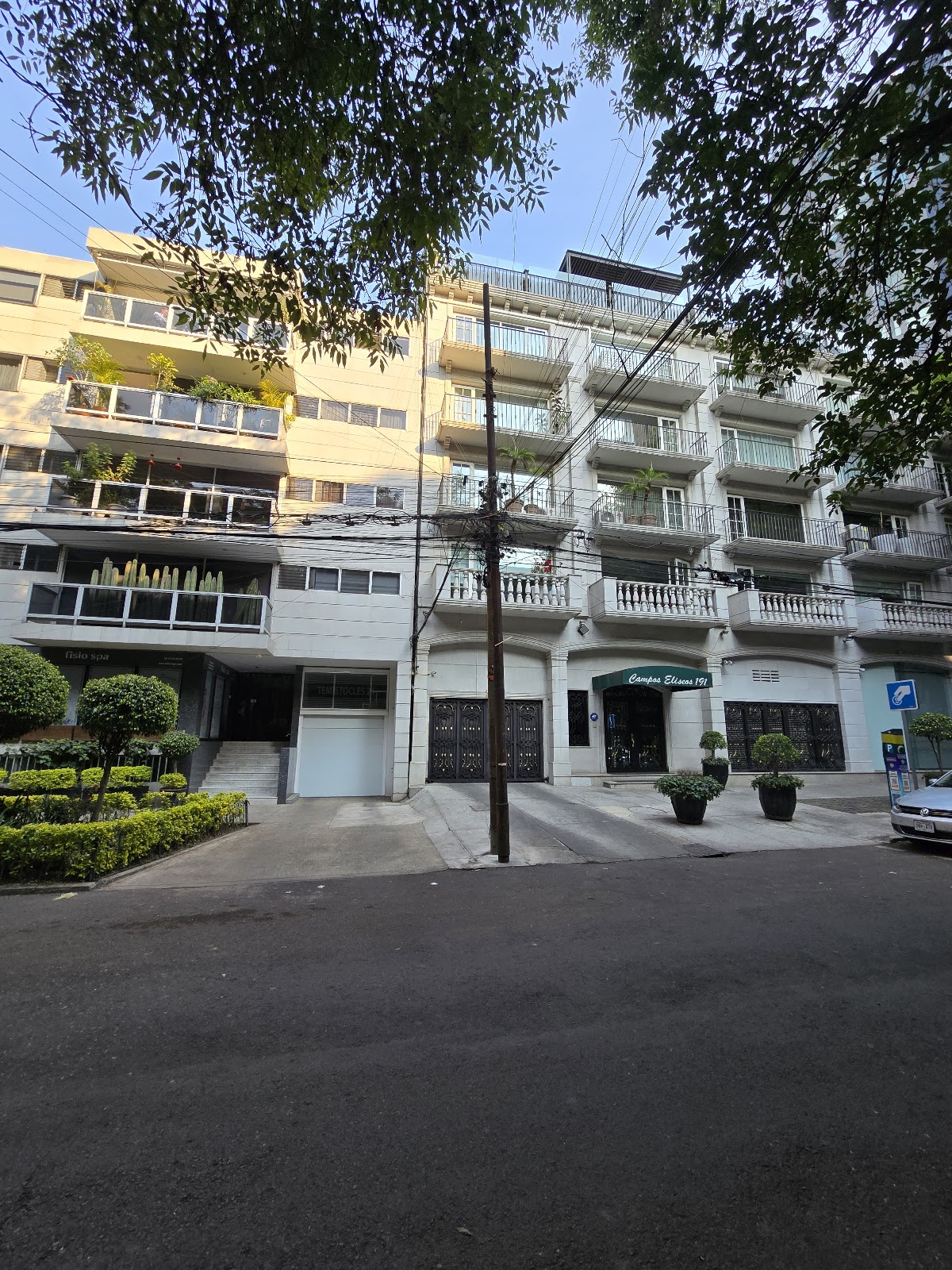Campos Eliseos gallery 4