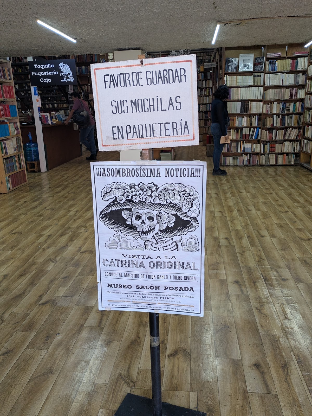 Las Tres Cruces Bookstore gallery 8