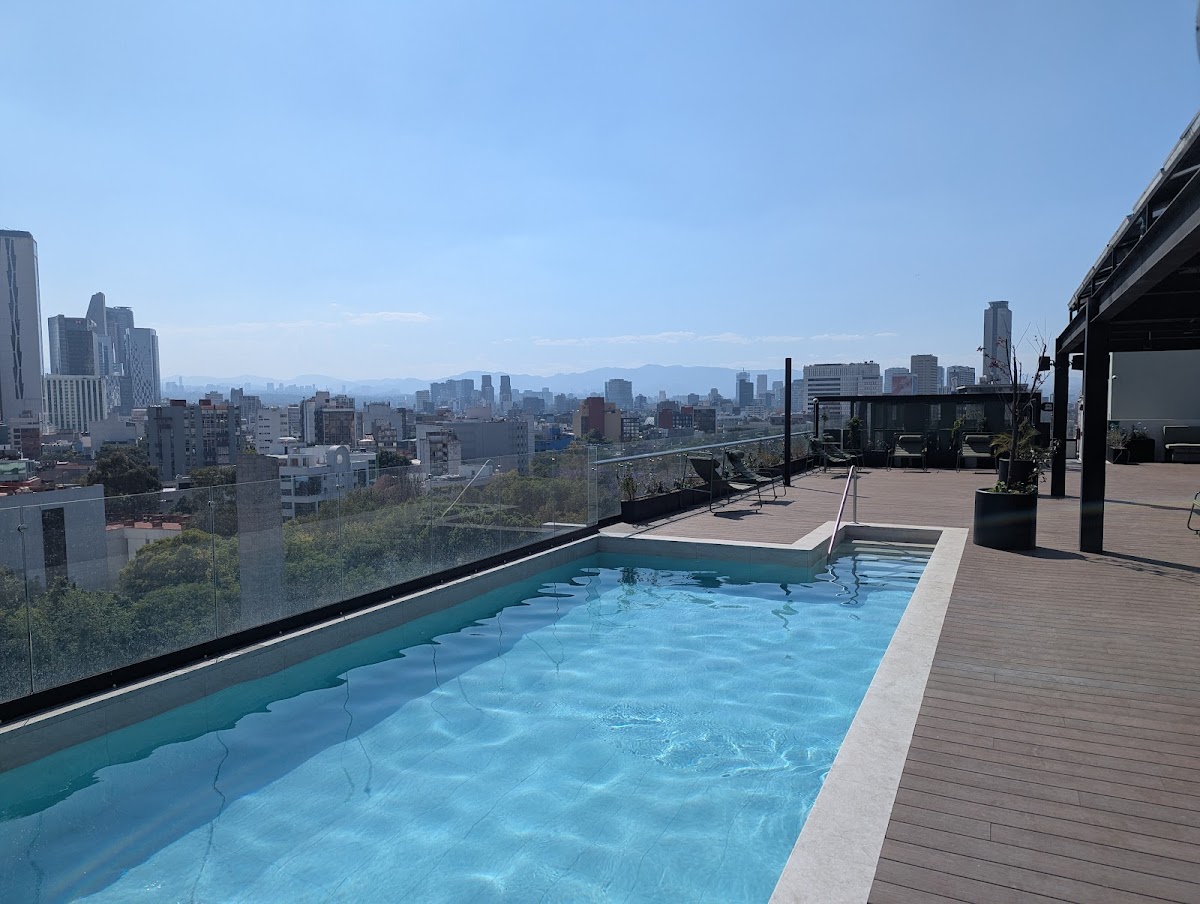 Nomad Jardín Reforma gallery 3