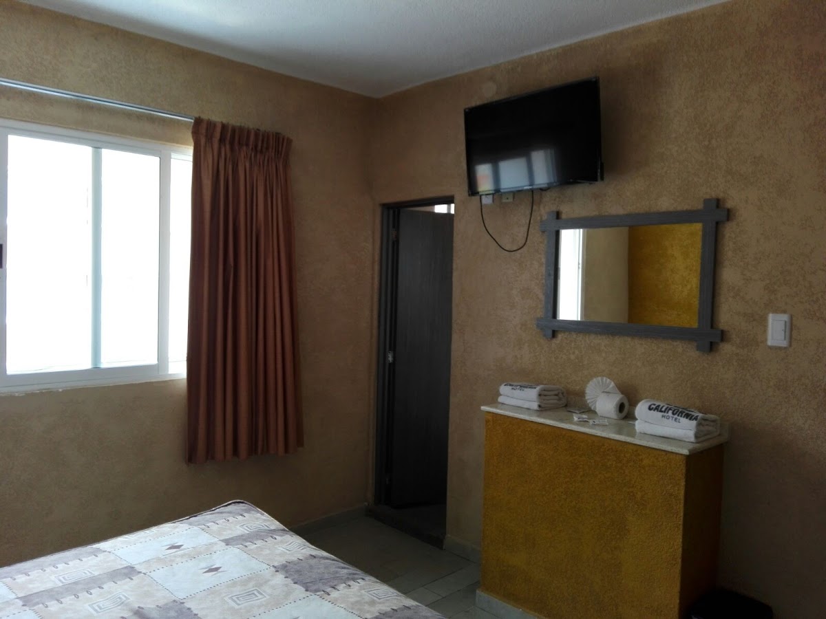 Hotel California gallery 2