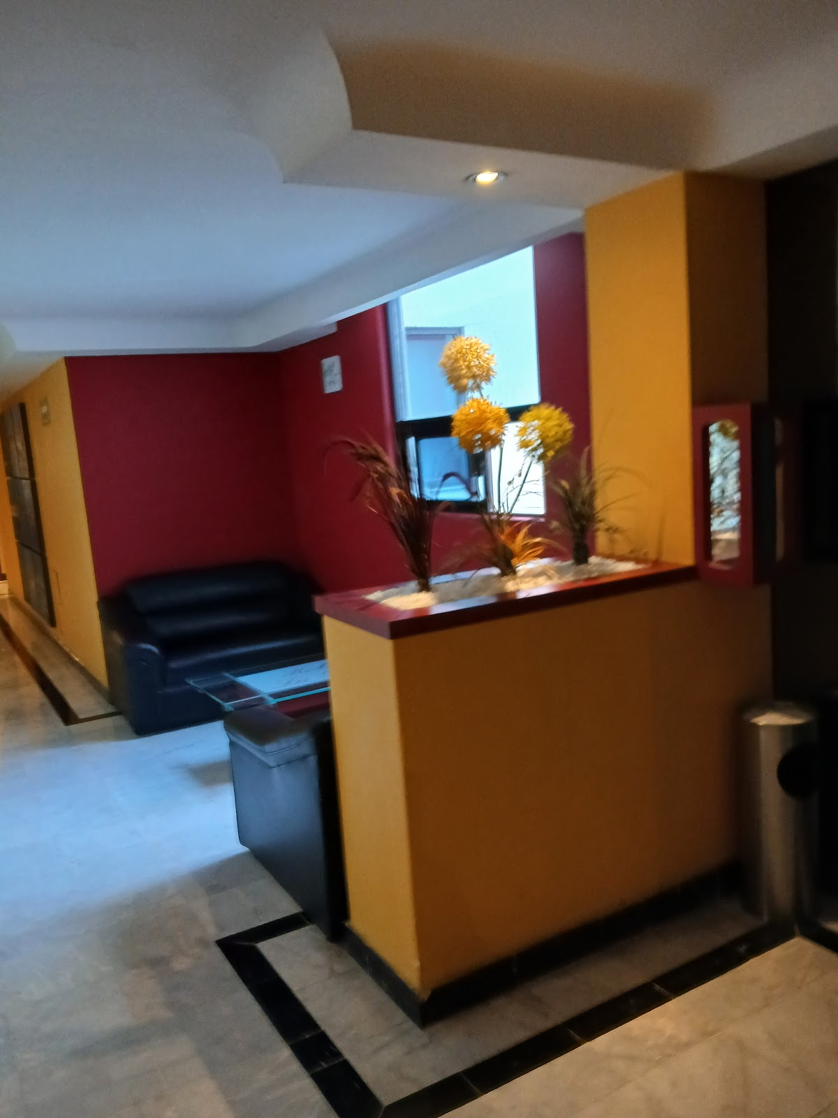 Hotel Garage gallery 3