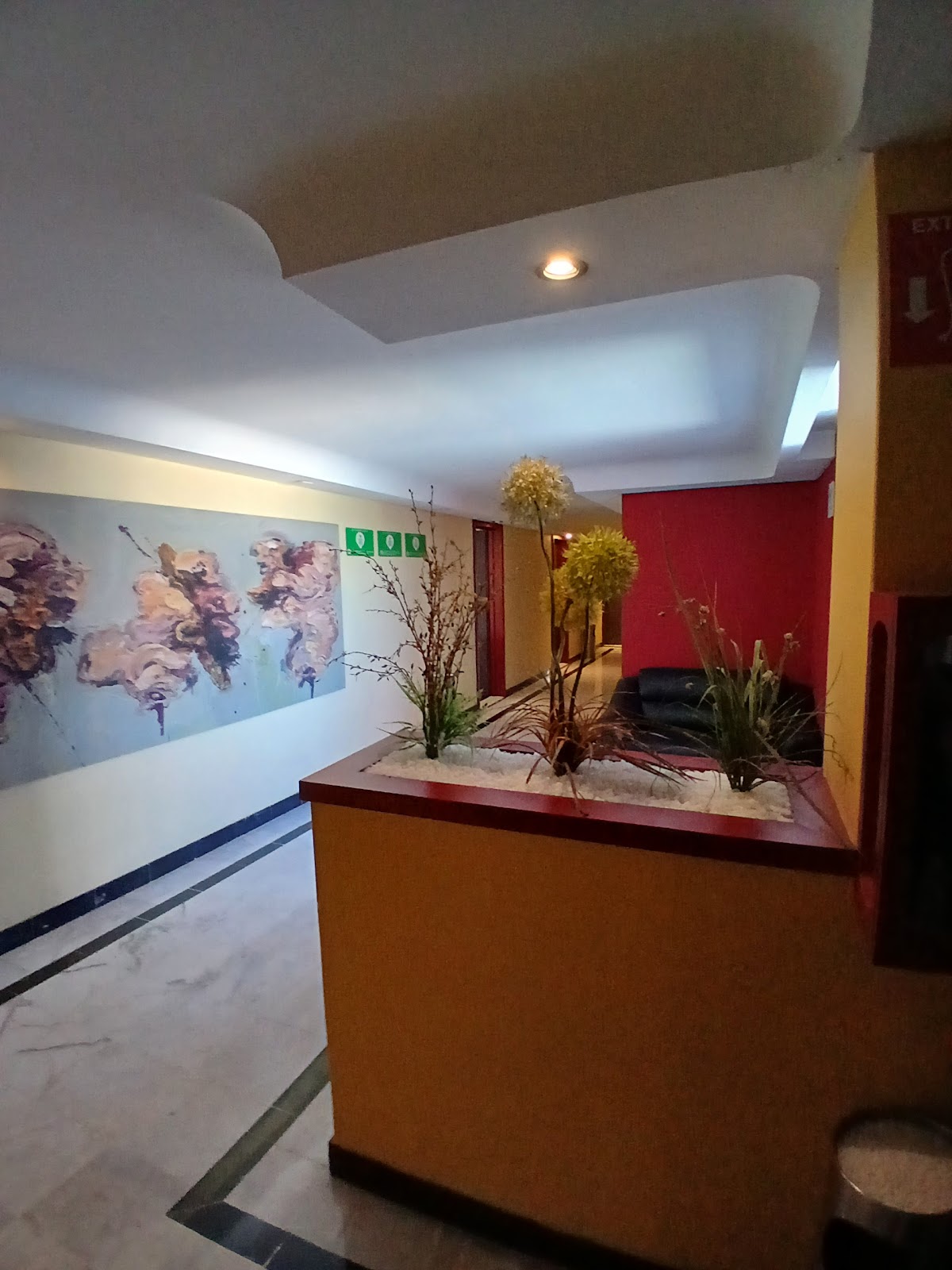 Hotel Garage gallery 4