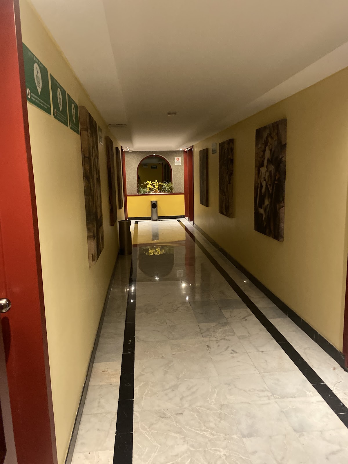 Hotel Garage gallery 8