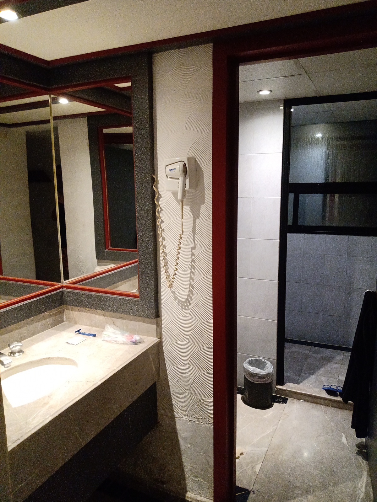 Hotel Garage gallery 9