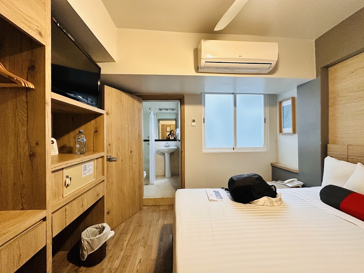 Hotel Roble gallery 2