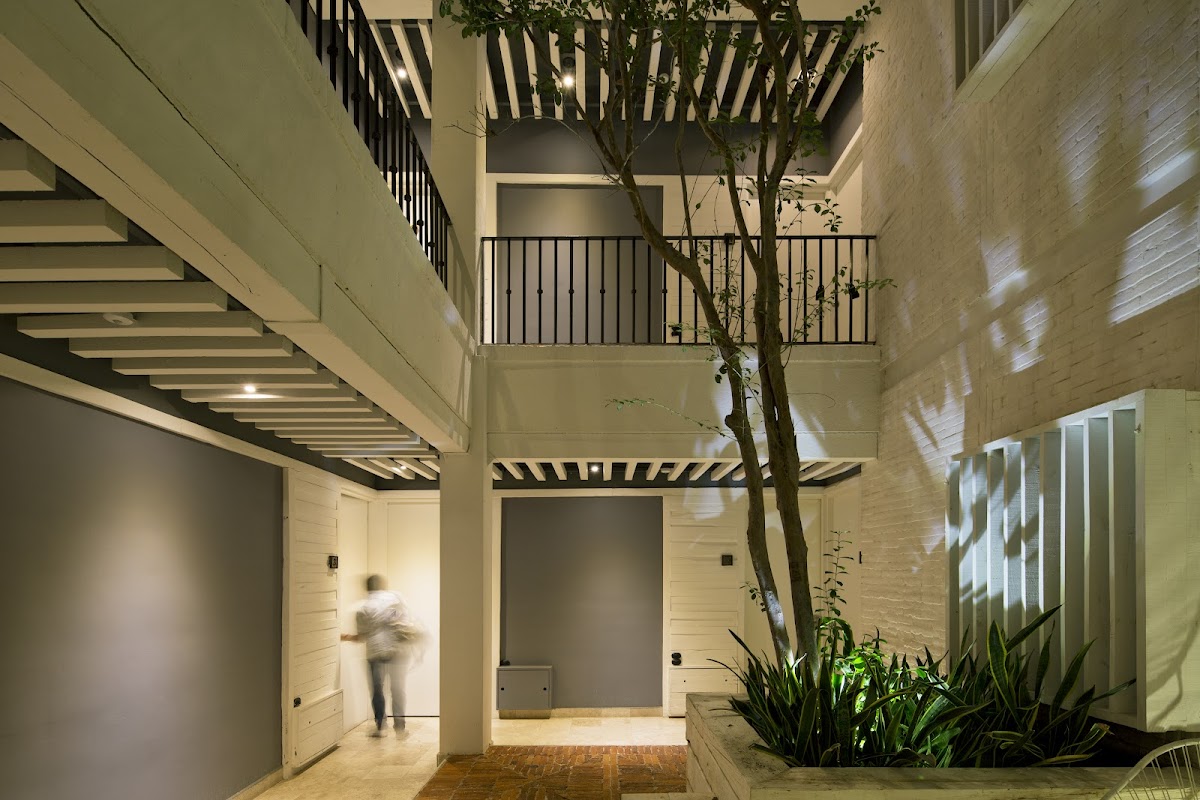 Cozy Loft In The Middle Of Downtown gallery 3
