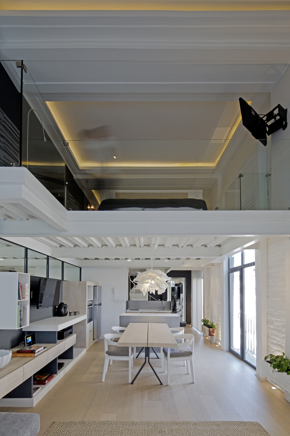 Cozy Loft In The Middle Of Downtown gallery 6