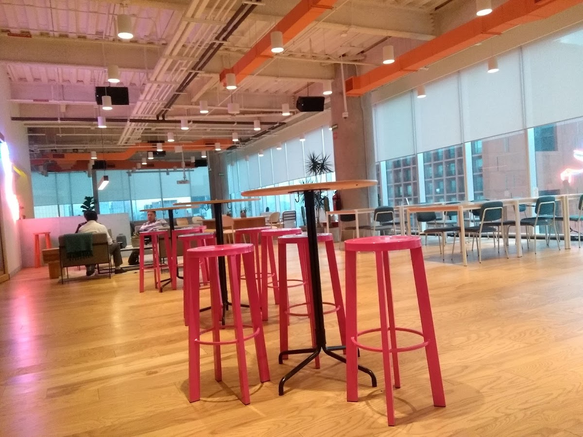 WeWork Espacio de Oficinas & Coworking gallery 7