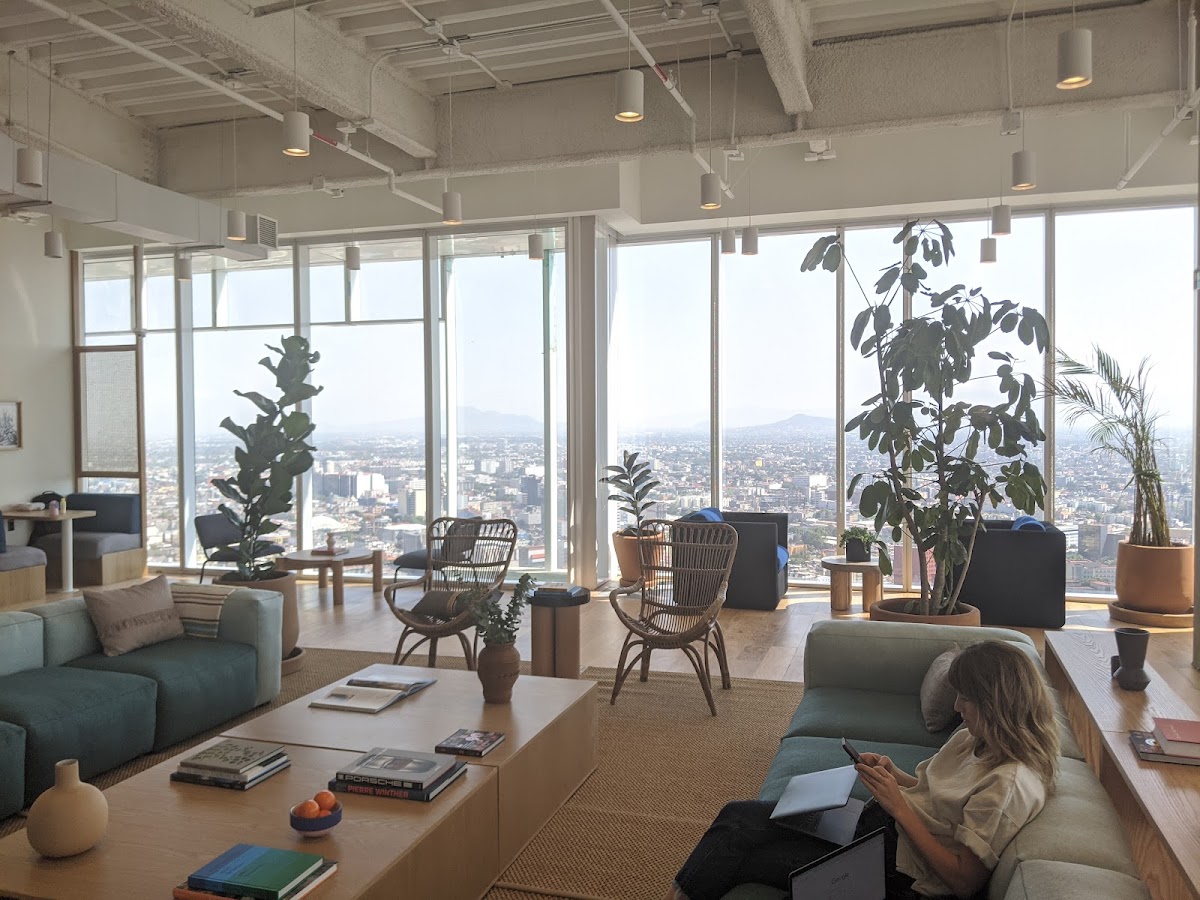 WeWork Espacio de Oficinas & Coworking gallery 10