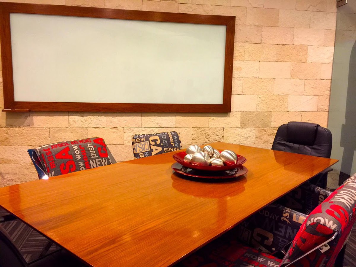 Office Rental Korporativo Del Valle gallery 2