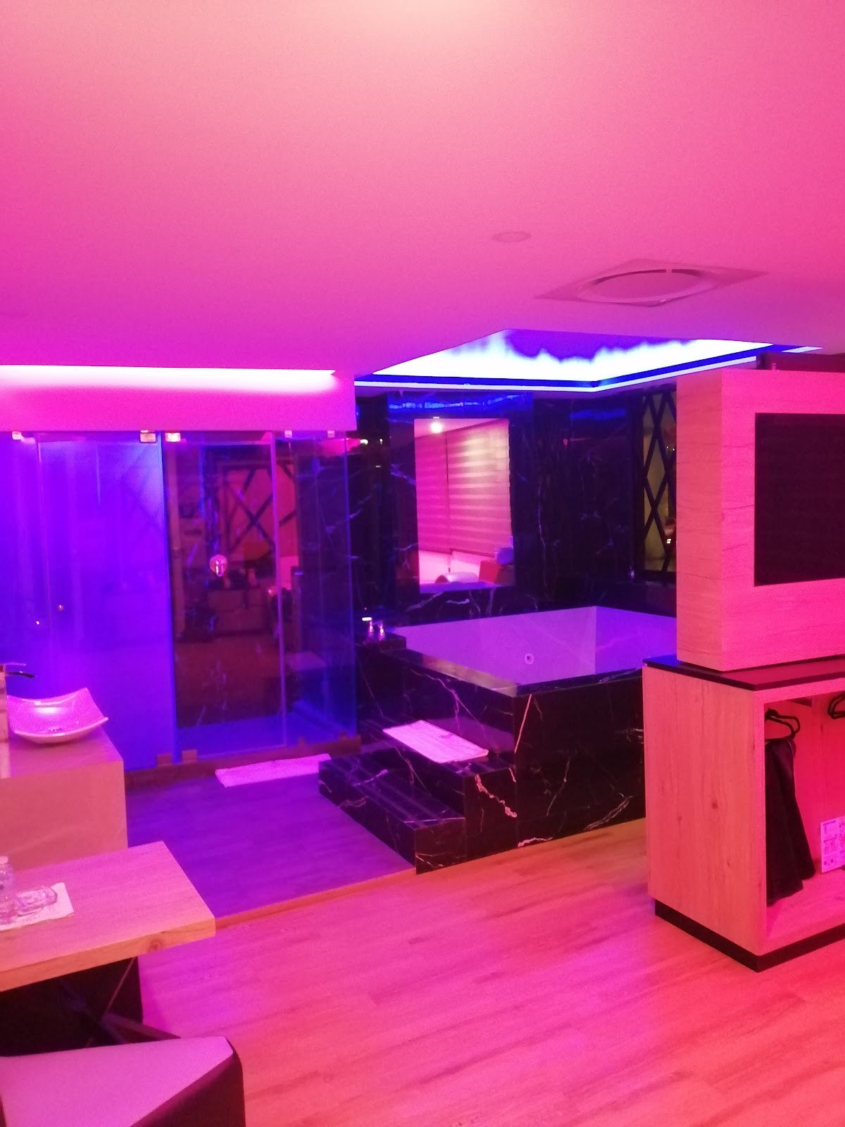 Hotel City Lights gallery 4