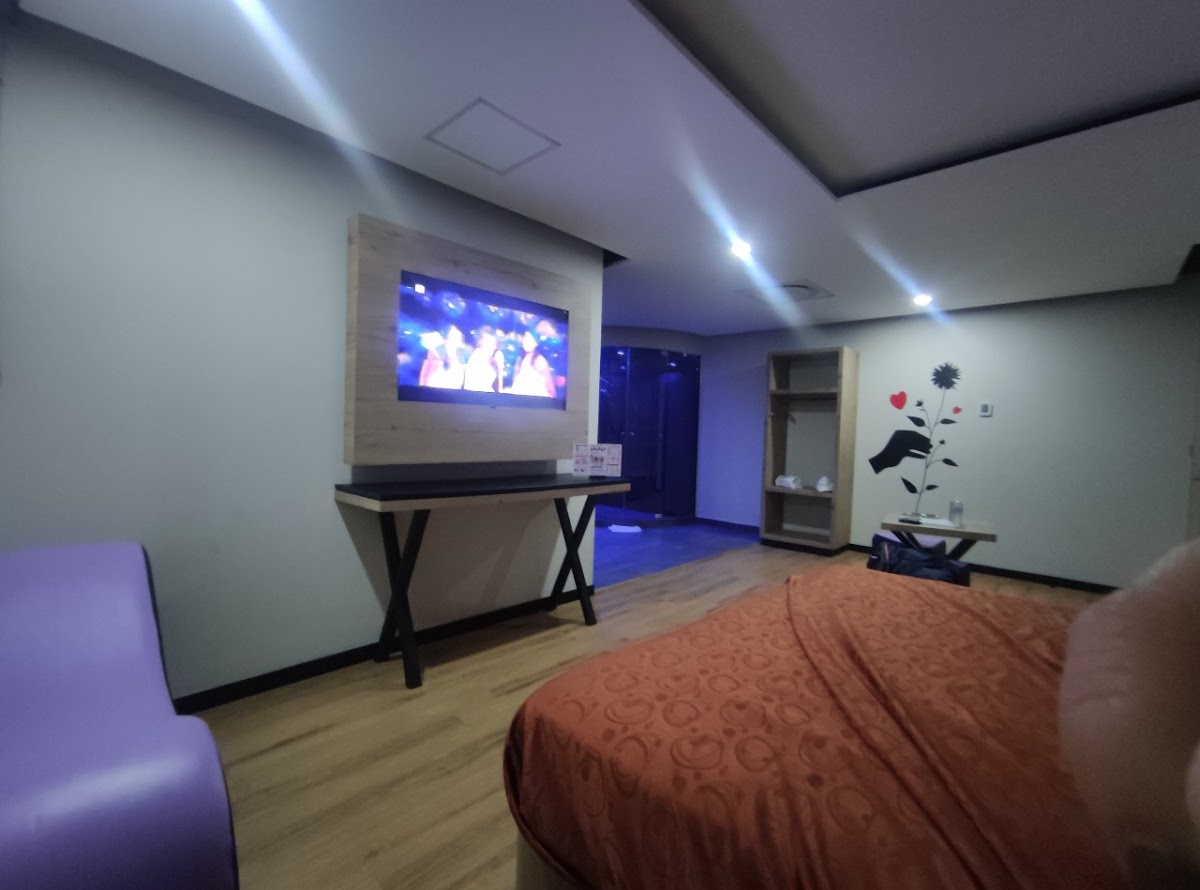 Hotel City Lights gallery 5