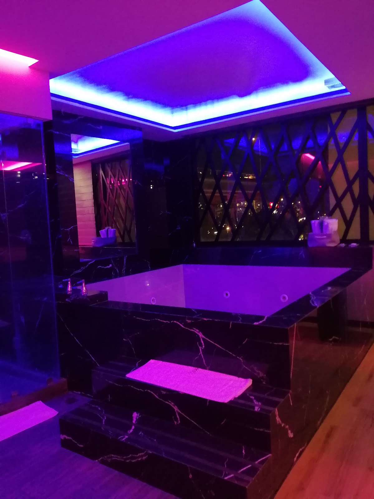 Hotel City Lights gallery 8