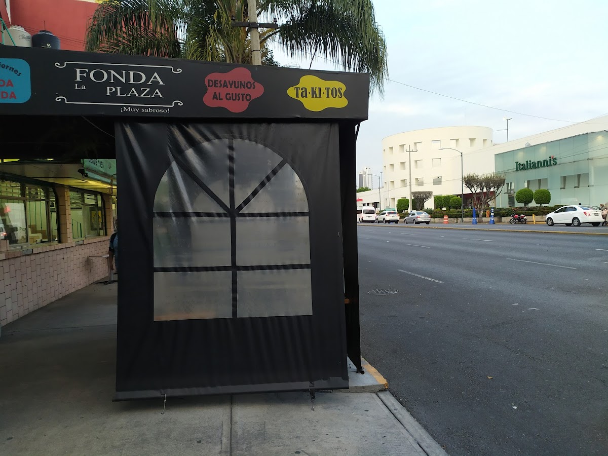 Fonda la Plaza gallery 2