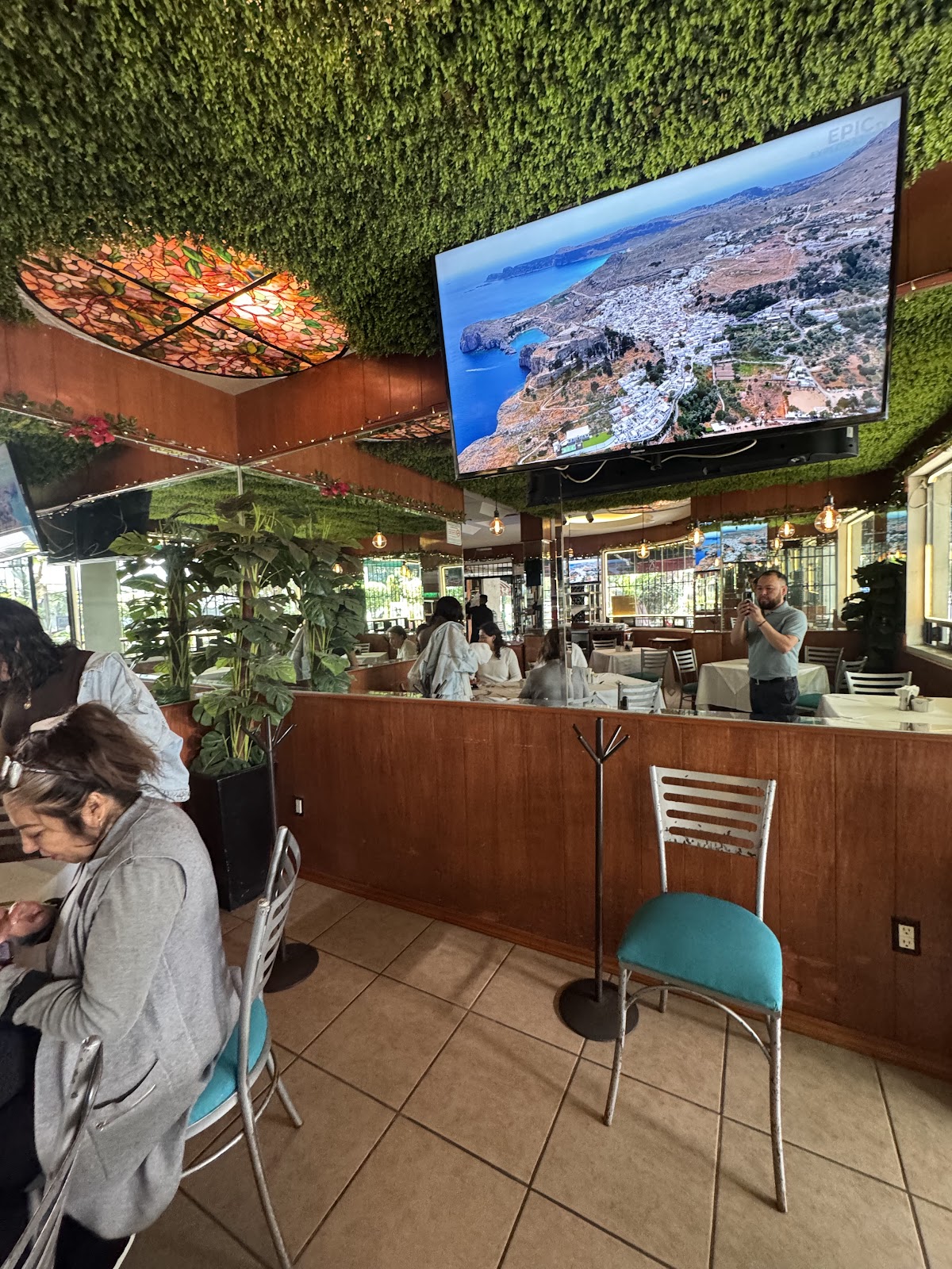 El Cafe-to gallery 6