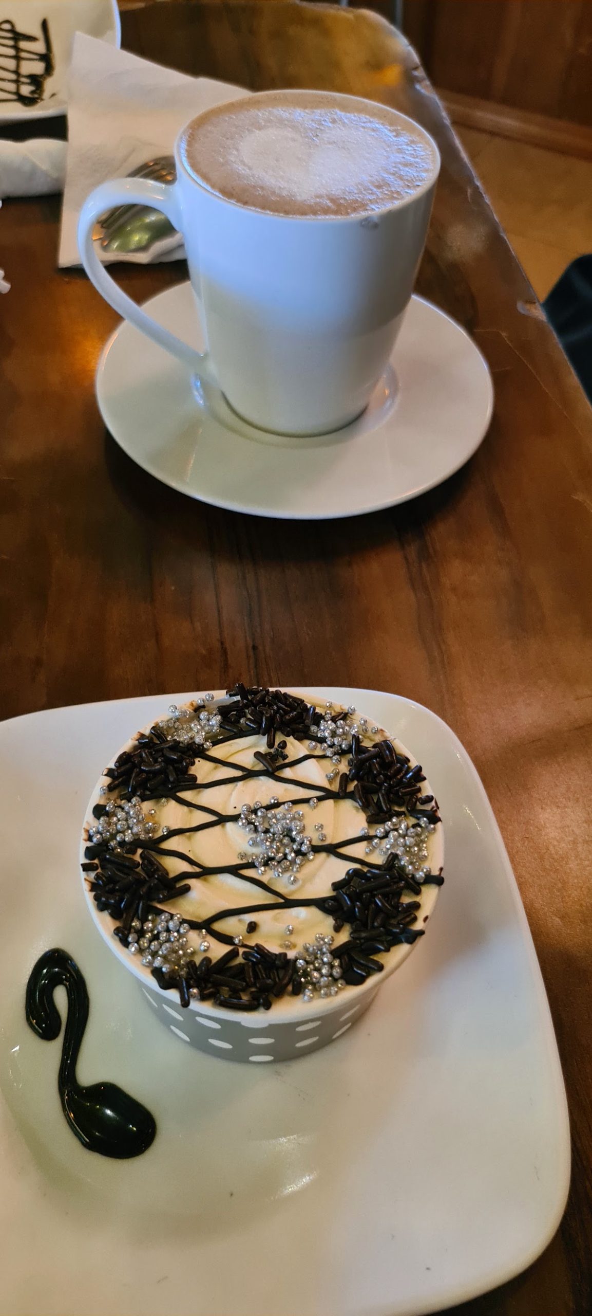 El Cafe-to gallery 8