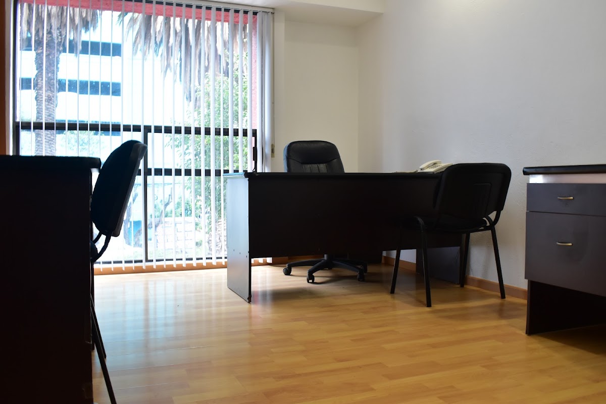 Centro de Negocios Aka cover