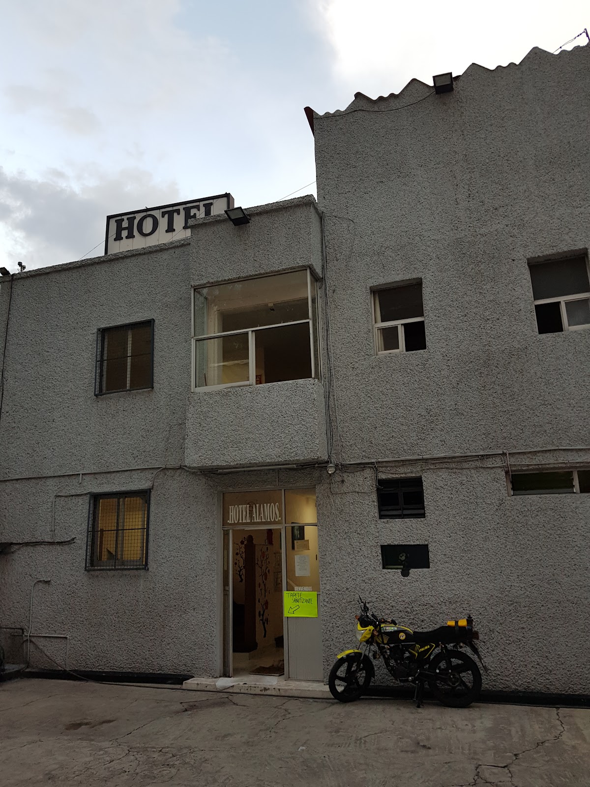 Hotel Alamos cover