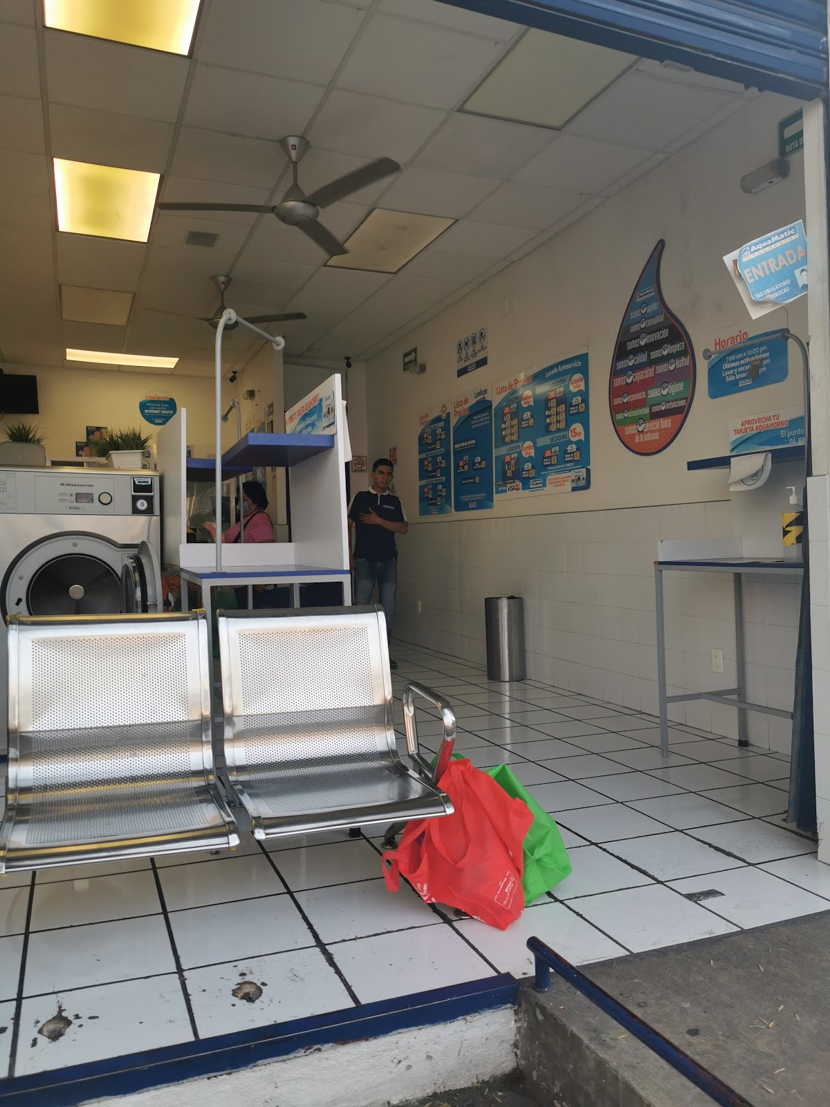 AquaMatic Laundry gallery 5