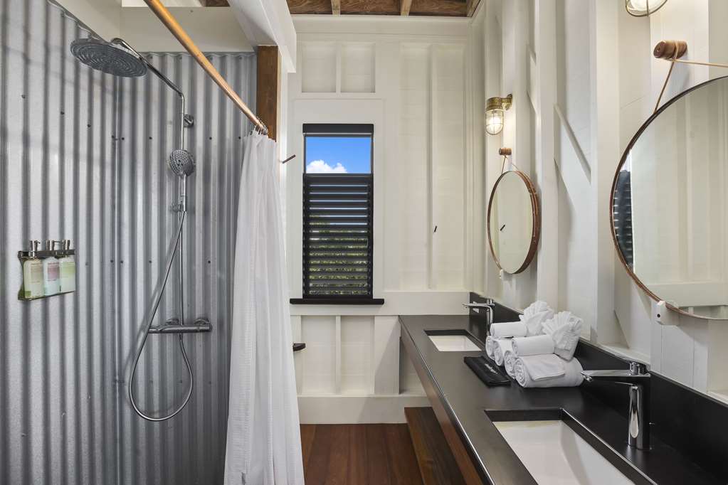 Mahogany Bay Resort & Beach Club, Curio Collection by Hilton gallery 4