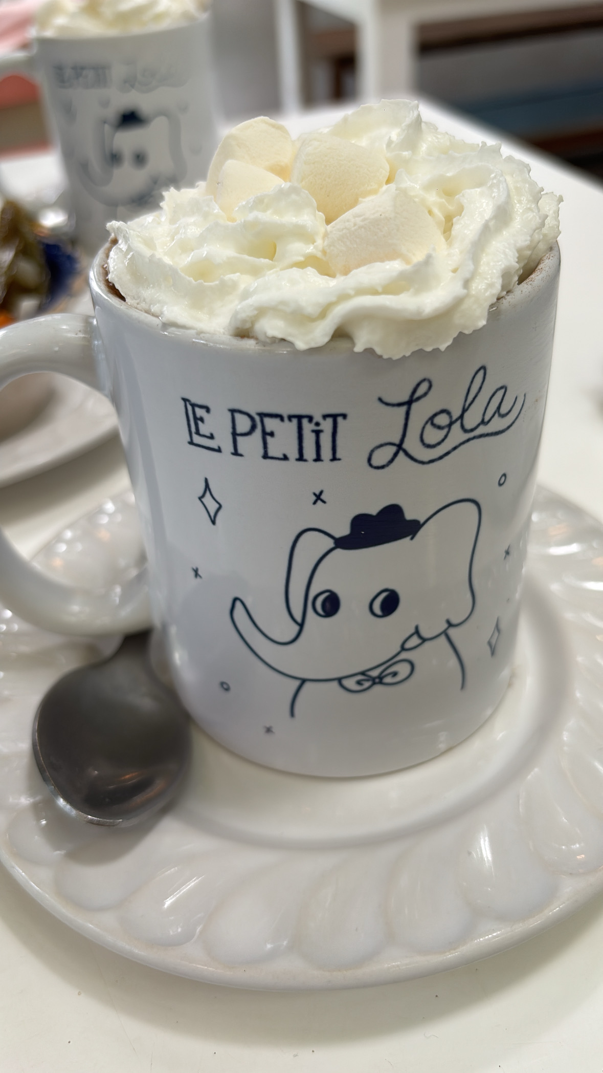 Le Petit Lola gallery 4