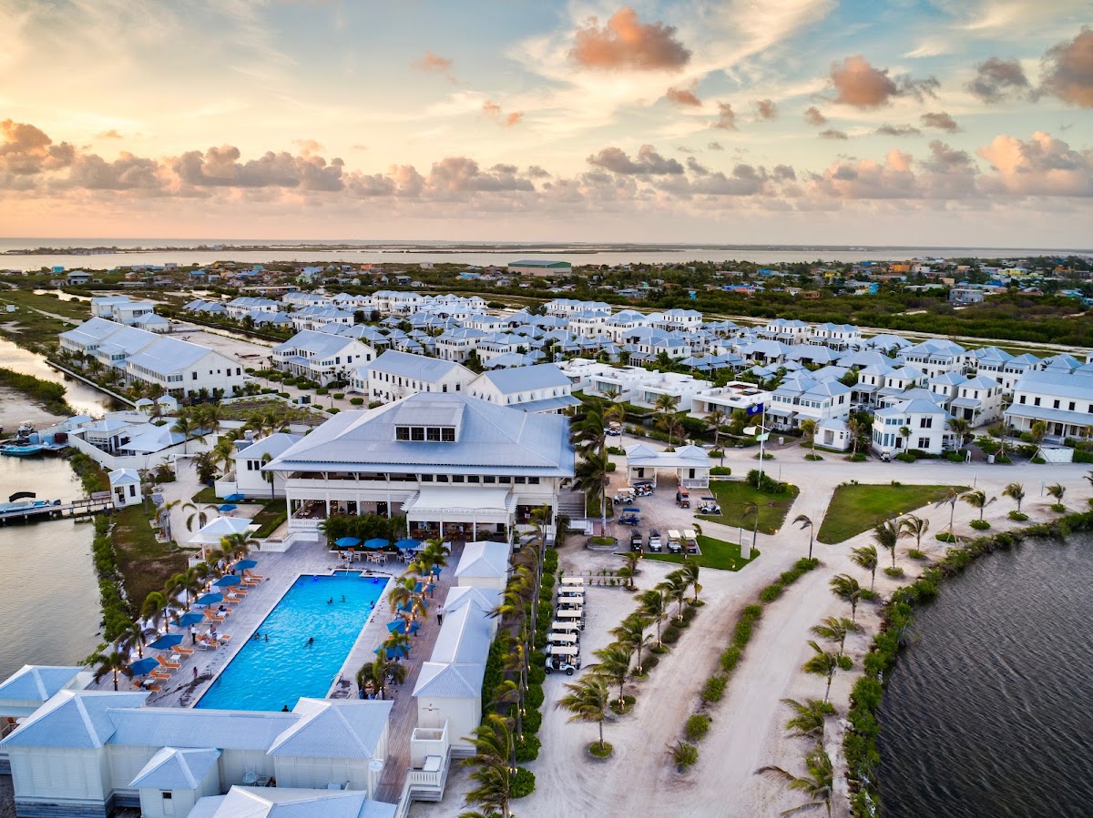 Mahogany Bay Resort & Beach Club, Curio Collection by Hilton gallery 7