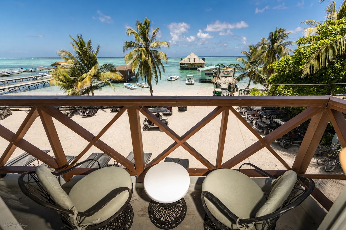 Sandbar Beachfront Hotel &amp; Hostel gallery 8