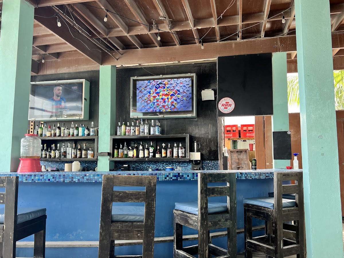 Sandbar Beachfront Hotel &amp; Hostel gallery 10
