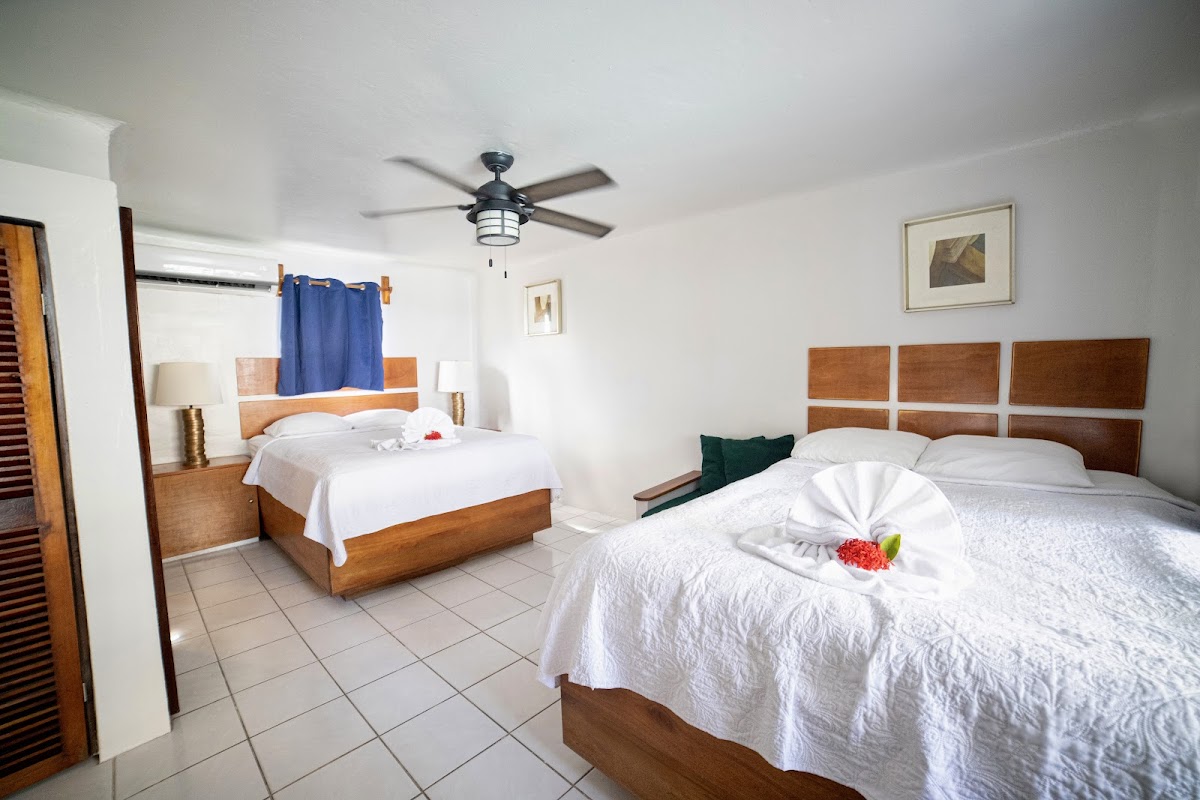 Corona Del Mar Hotel gallery 2