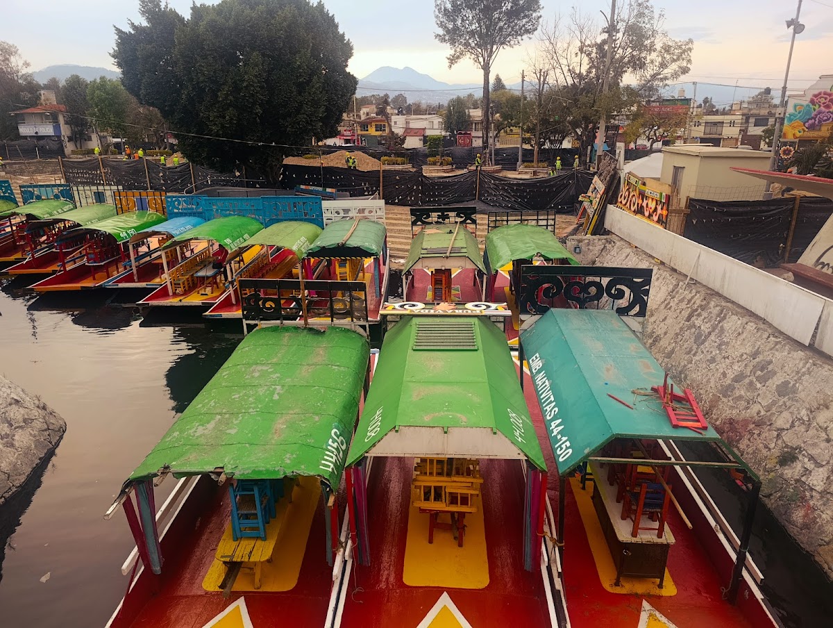 Xochimilco Embarcaderos gallery 2