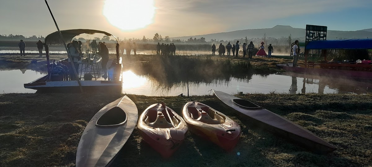 Barrio Chinampero Kayak Tours cover