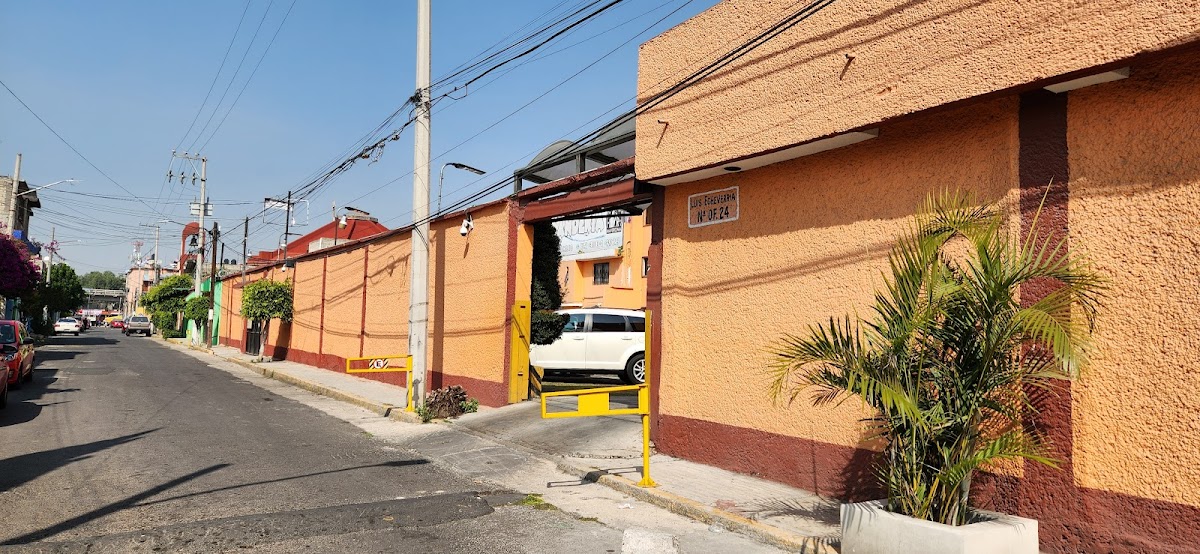 Plaza Las Torres gallery 10