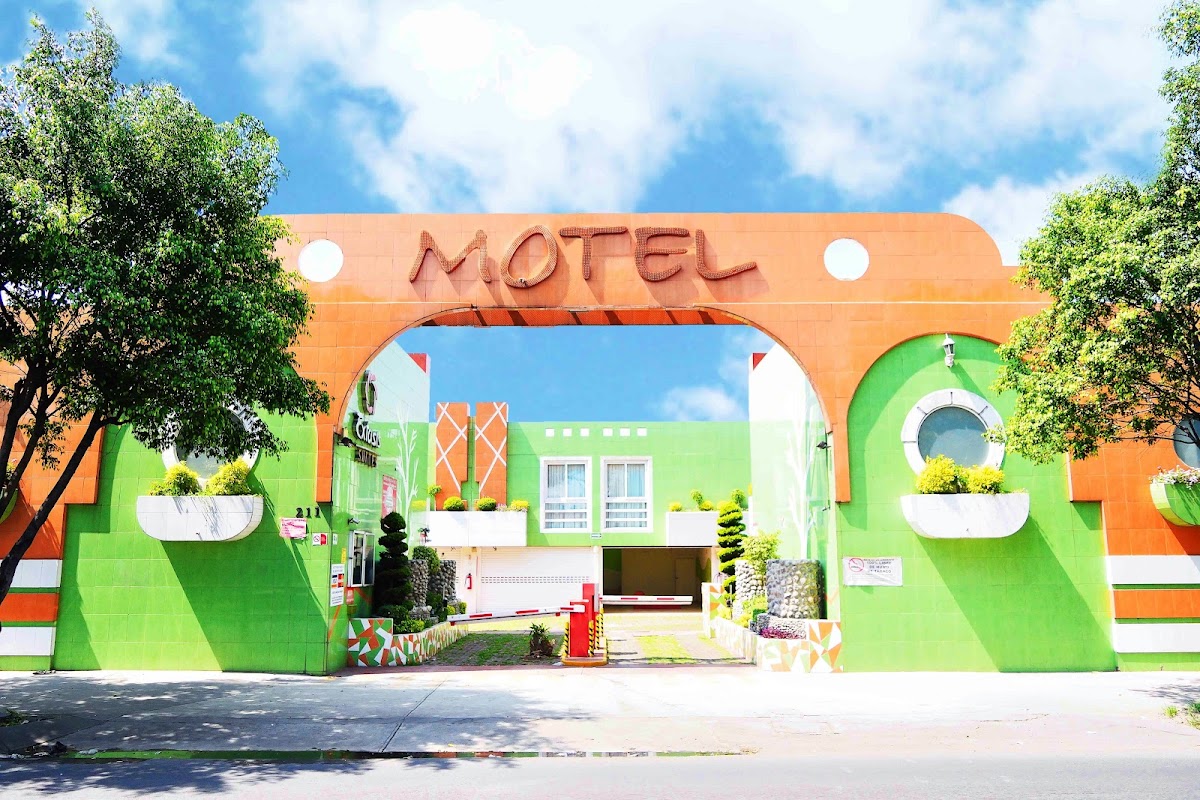 Éxtasis Motel Suites cover