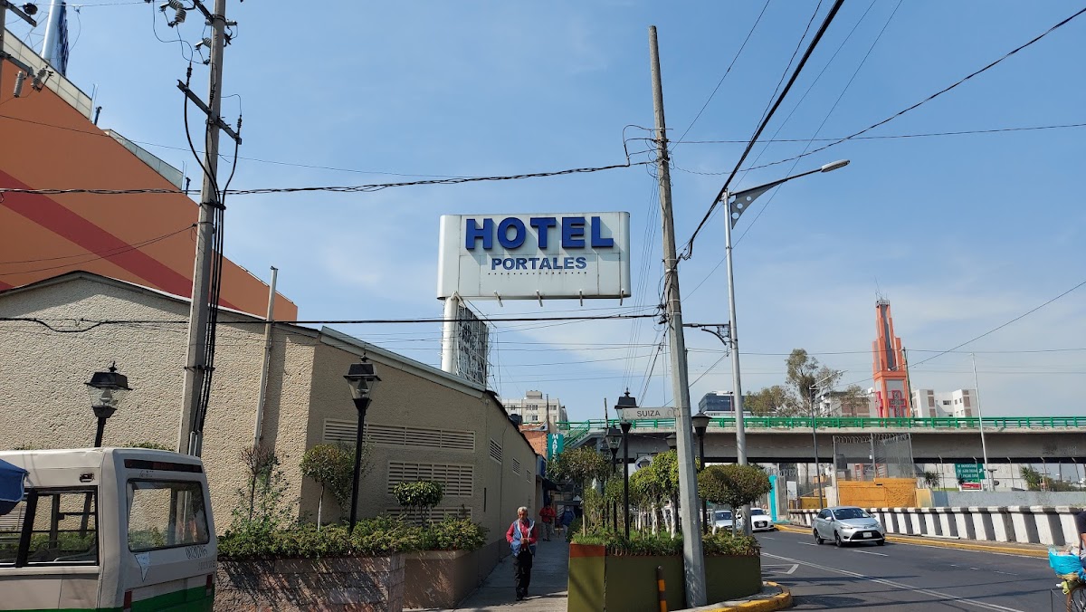 Hotel Portales cover