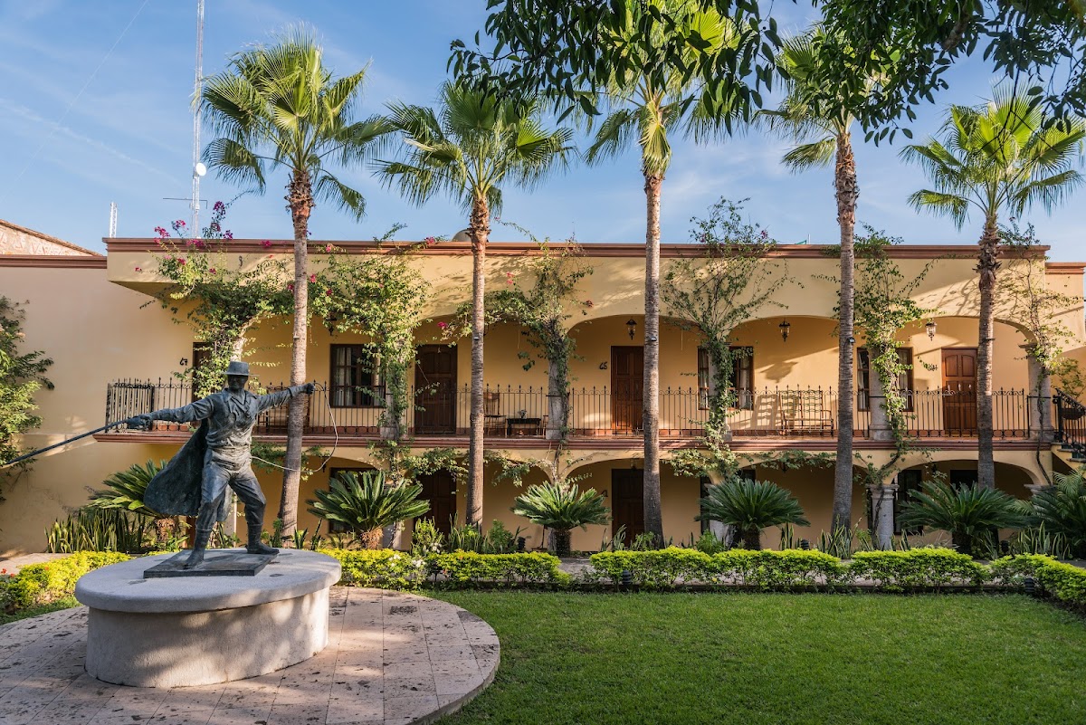 Posada Del Hidalgo Hotel cover