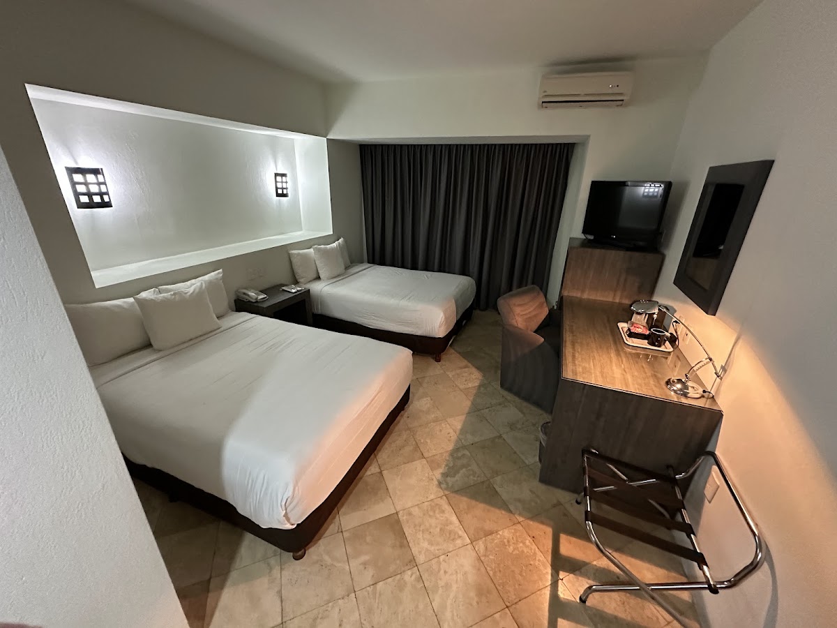 We Hotel Aeropuerto gallery 4
