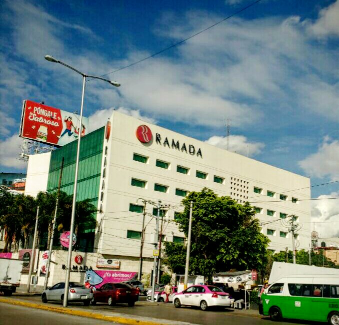 We Hotel Aeropuerto gallery 5