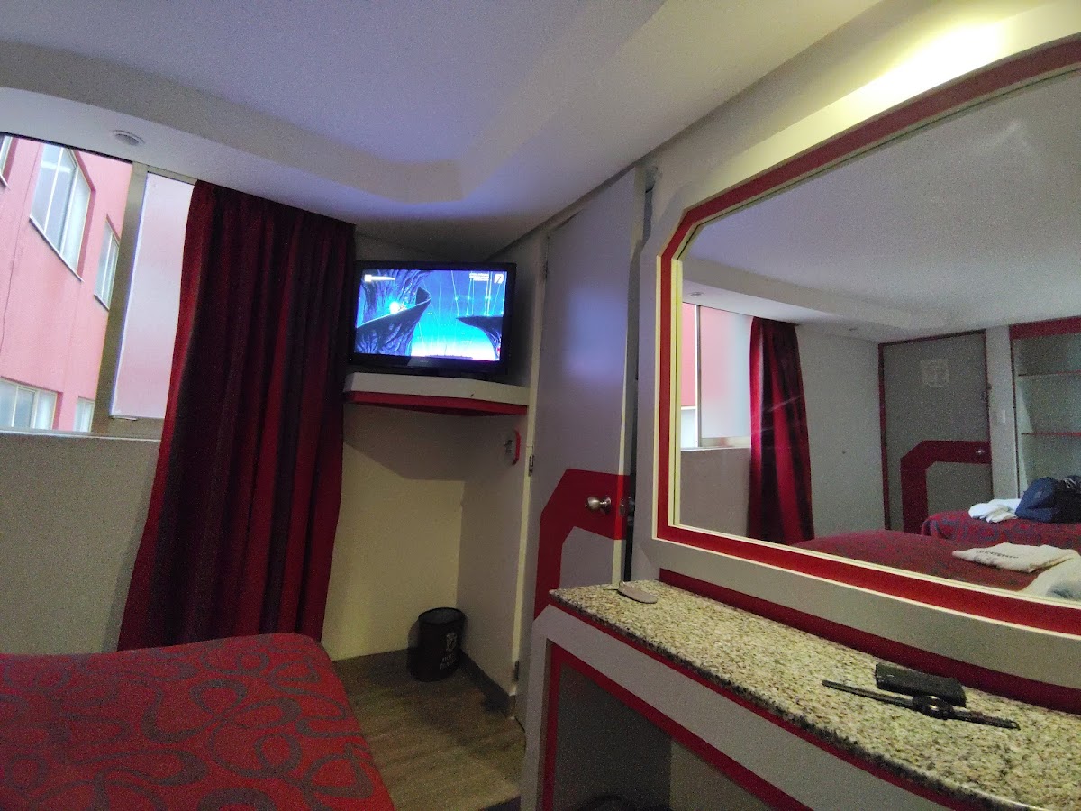 Hotel Platino cover