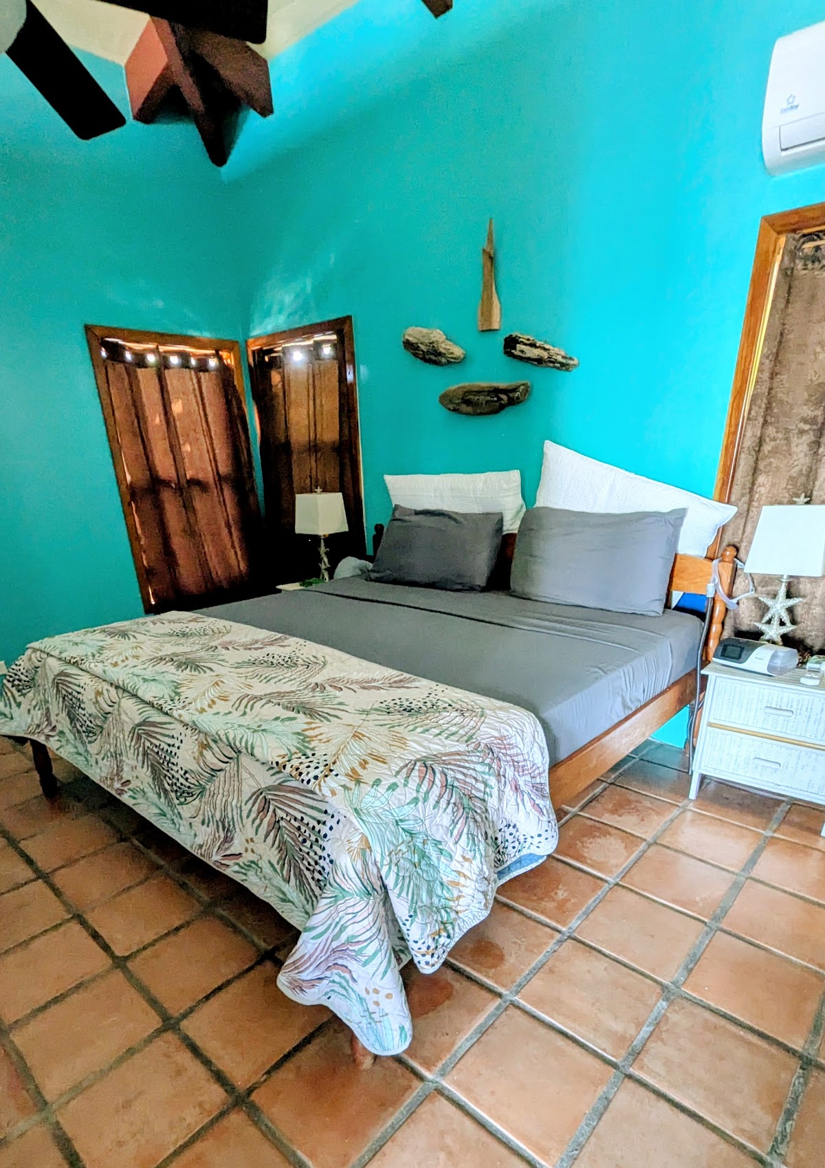 Sundiver Beach Resort gallery 2