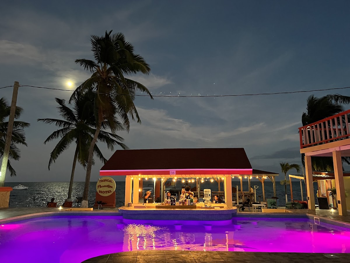 Tropical Paradise Hotel gallery 1