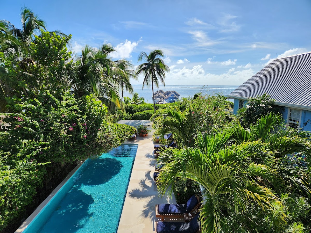 Weezie's Ocean Front Hotel and Garden Cottages gallery 3