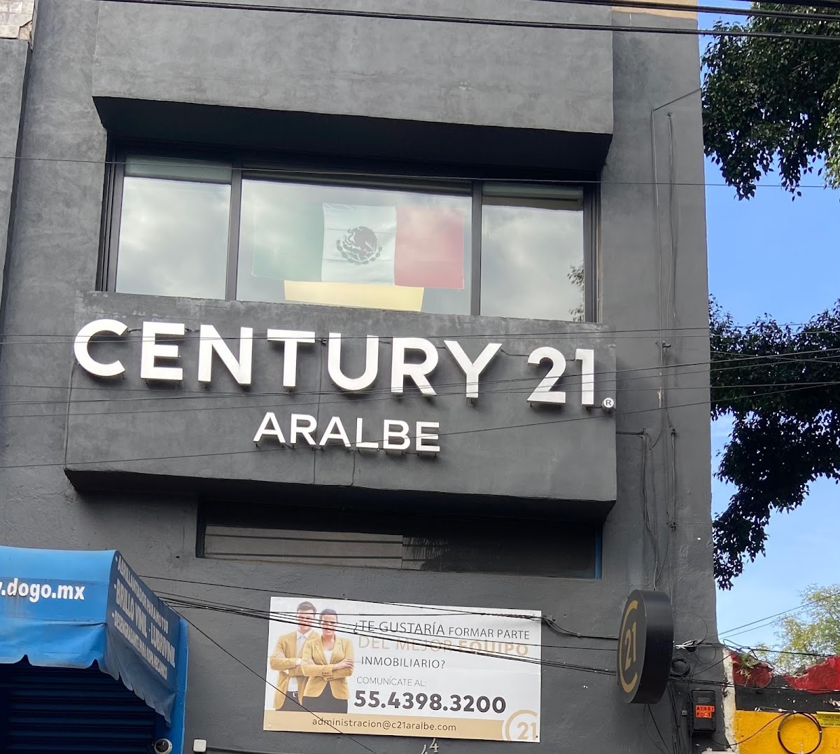 Century 21 Aralbe gallery 8
