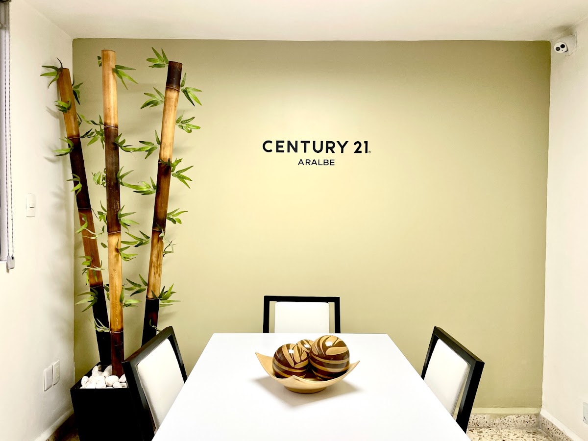 Century 21 Aralbe gallery 10