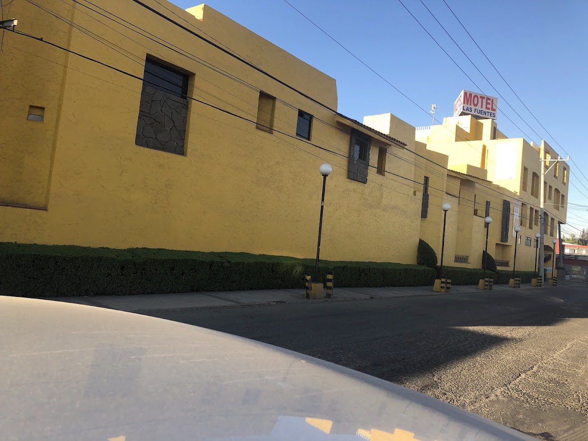 Motel Suites Las Fuentes cover