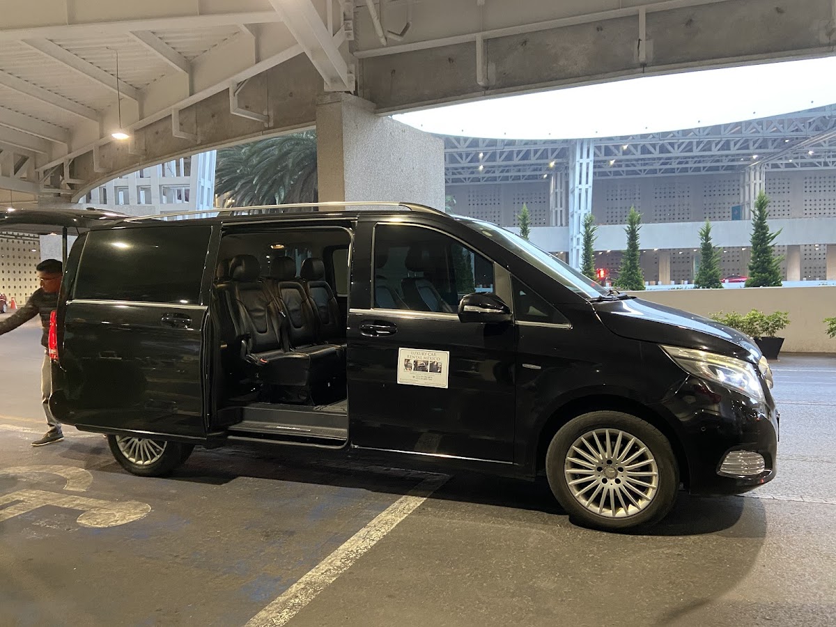 Luxury Car Rental México gallery 3