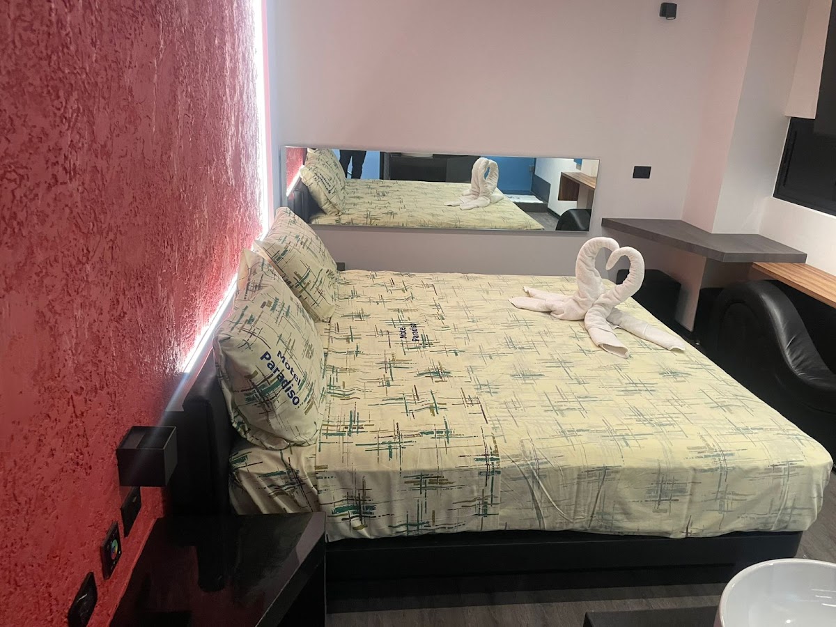 Paradiso Motel gallery 6