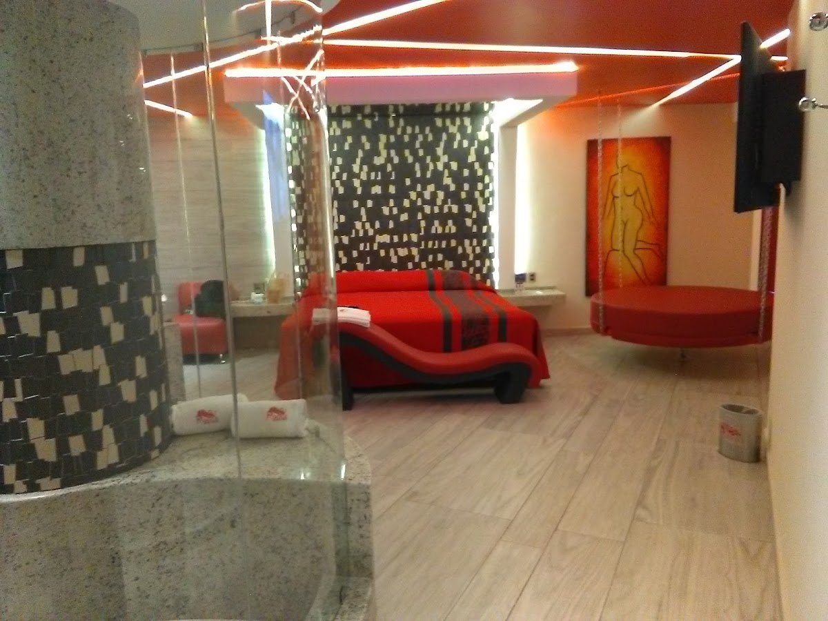 Hotel Rouge gallery 4